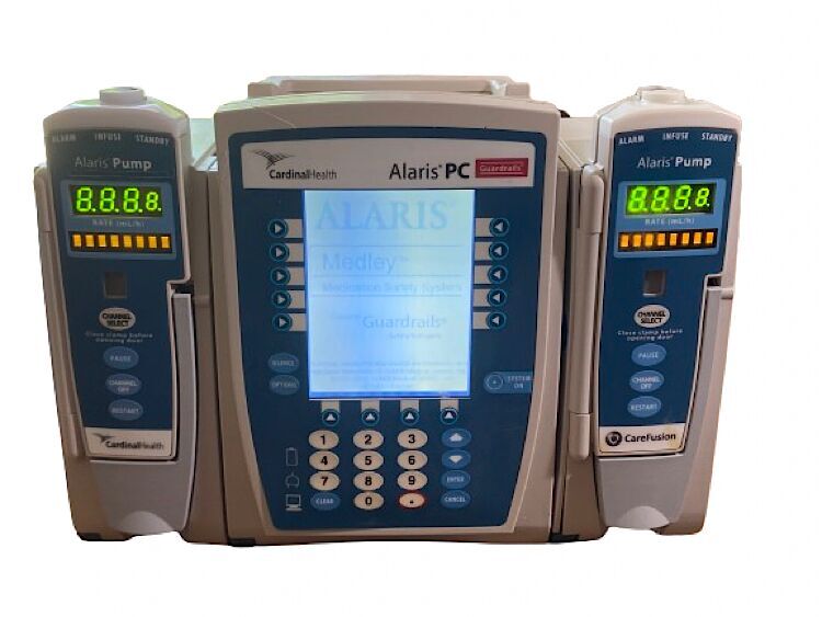 CARDINAL HEALTH Alaris pc 8000 infusion pump With 2 8100 IV Module Pump IV Infusion