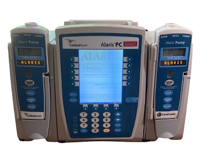 CARDINAL HEALTH Alaris pc 8000 infusion pump With 2 8100 IV Module Pump IV Infusion