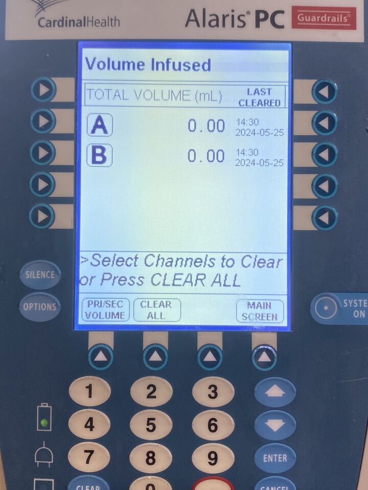 CARDINAL HEALTH Alaris pc 8000 infusion pump With 2 8100 IV Module Pump IV Infusion